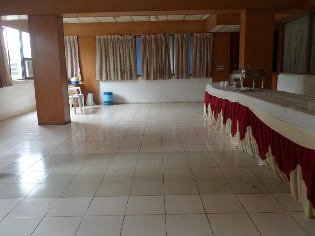 Hotel Rajdeep Inn Ahmedabad Extérieur photo