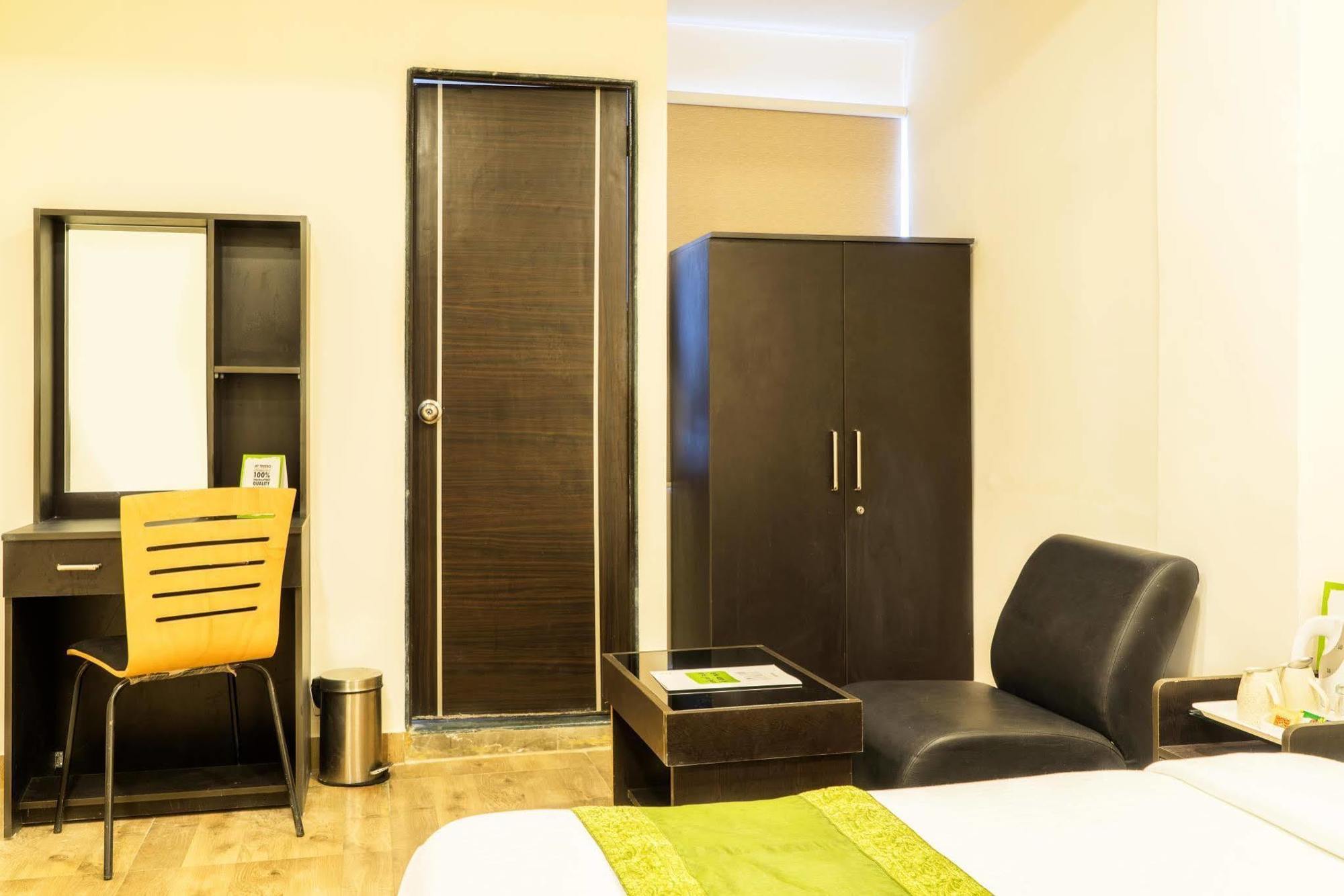 Hotel Rajdeep Inn Ahmedabad Extérieur photo
